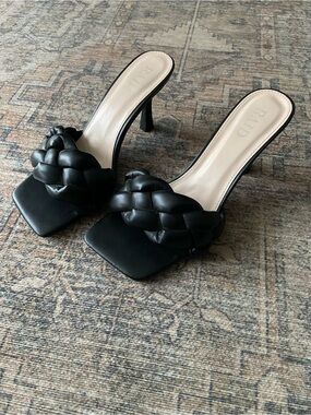 Black braided heel